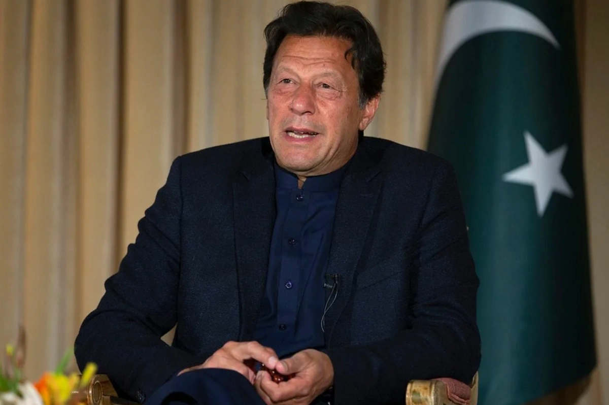 Суд Пакистана приостановил приговоры экс-премьеру Имрану Хану и его супруге за коррупцию