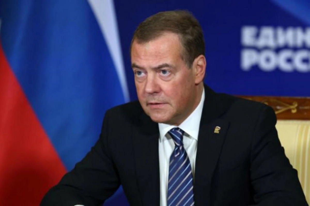 Medvedev: “Crocus City Hall”da törədilən terror aktının sponsoru Makrondur”