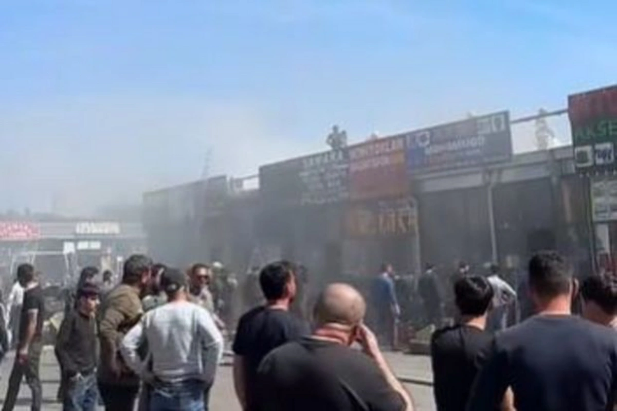 Пожар на "машинном базаре": 4 магазина полностью сгорели - ОБНОВЛЕНО + ФОТО/ВИДЕО