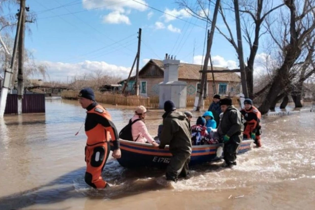 В Казахстане из-за паводков эвакуировали более 108 000 человек