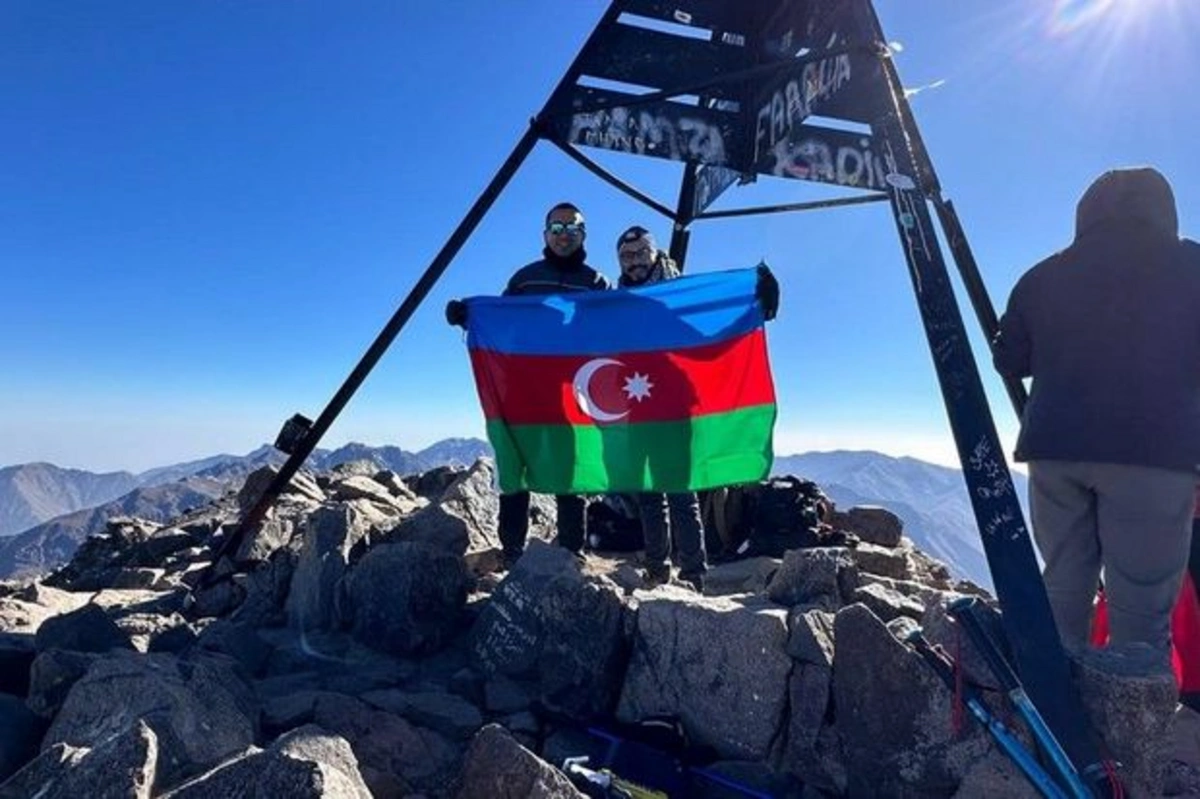 Азербайджанец покорил самую высокую вершину Марокко - ФОТО