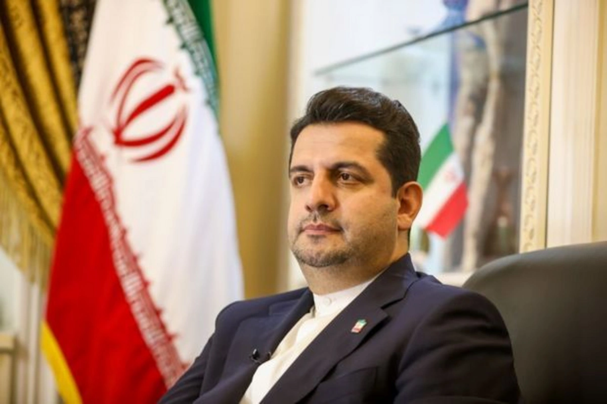 Иранский посол покидает Азербайджан