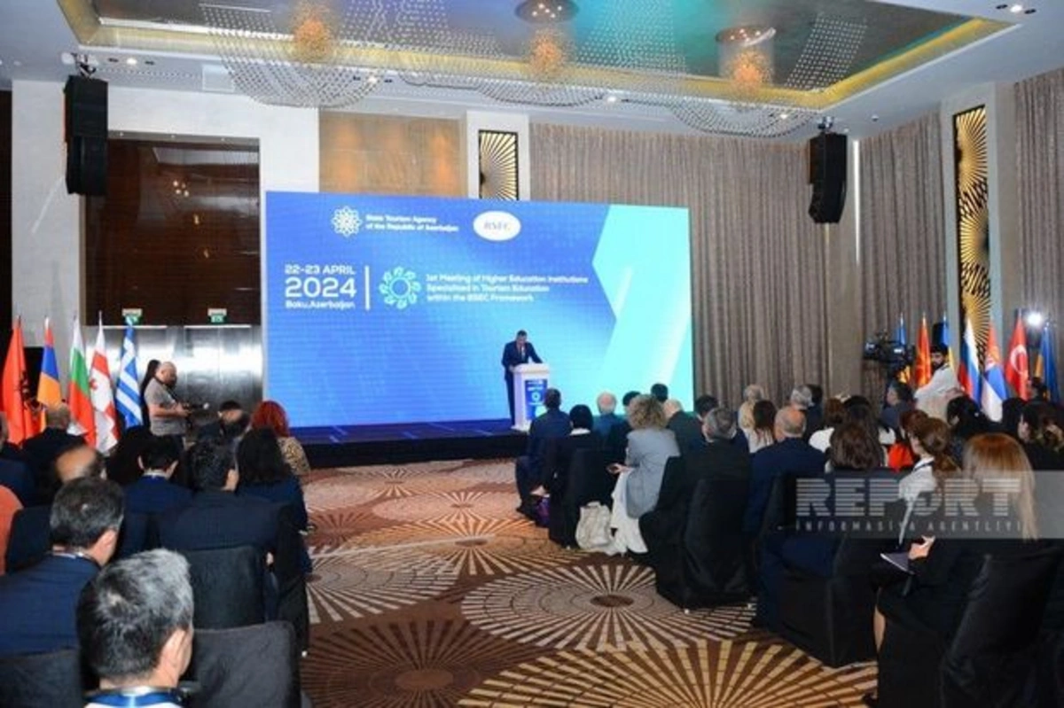 В Баку проходит встреча образовательных учреждений по туризму стран ОЧЭС - ФОТО