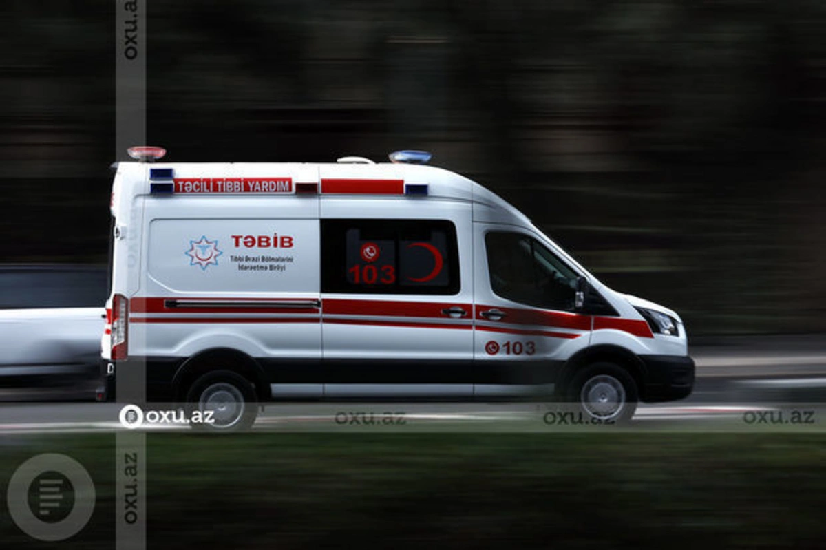 В Баку произошла авария: пострадали подростки