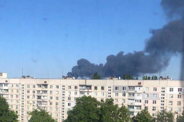 В Харькове прогремели взрывы: на производственном предприятии вспыхнул сильный пожар - ВИДЕО