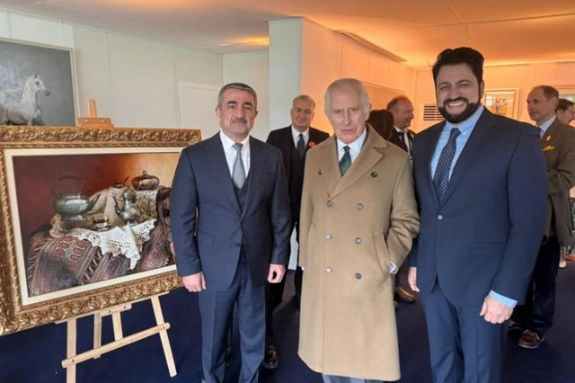 Азербайджан подарил британскому королю картину - ФОТО/ВИДЕО