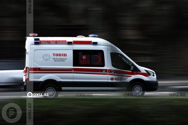 В Баку беременная женщина родила в машине скорой помощи - ВИДЕО