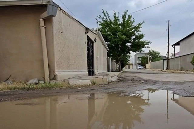 Жители известного квартала в Нахчыване жалуются на плохое состояние дорог - ВИДЕО