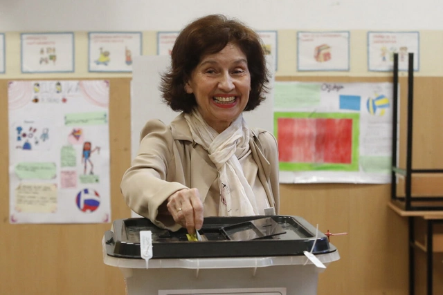 В Северной Македонии впервые женщина побеждает на президентских выборах