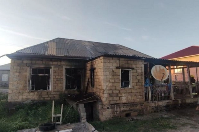 В Бабекском районе пьяный мужчина поджег свой дом - ФОТО