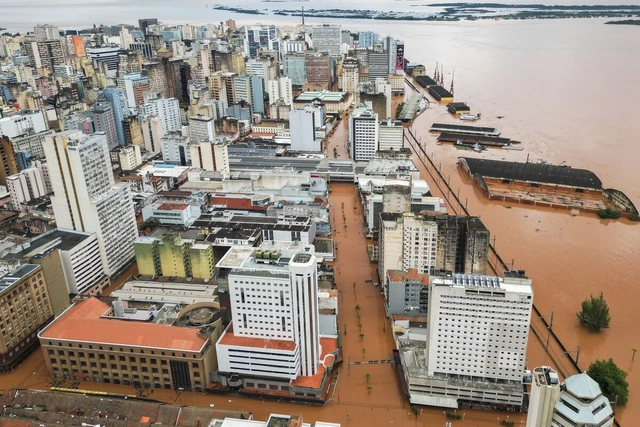 Наводнение в Бразилии унесло жизни более 100 человек - ФОТО/ВИДЕО