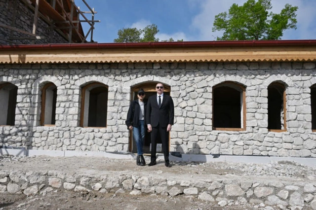 Ильхам Алиев и Мехрибан Алиева ознакомились с ходом работ в Доме-музее Узеира Гаджибейли - ОБНОВЛЕНО + ФОТО