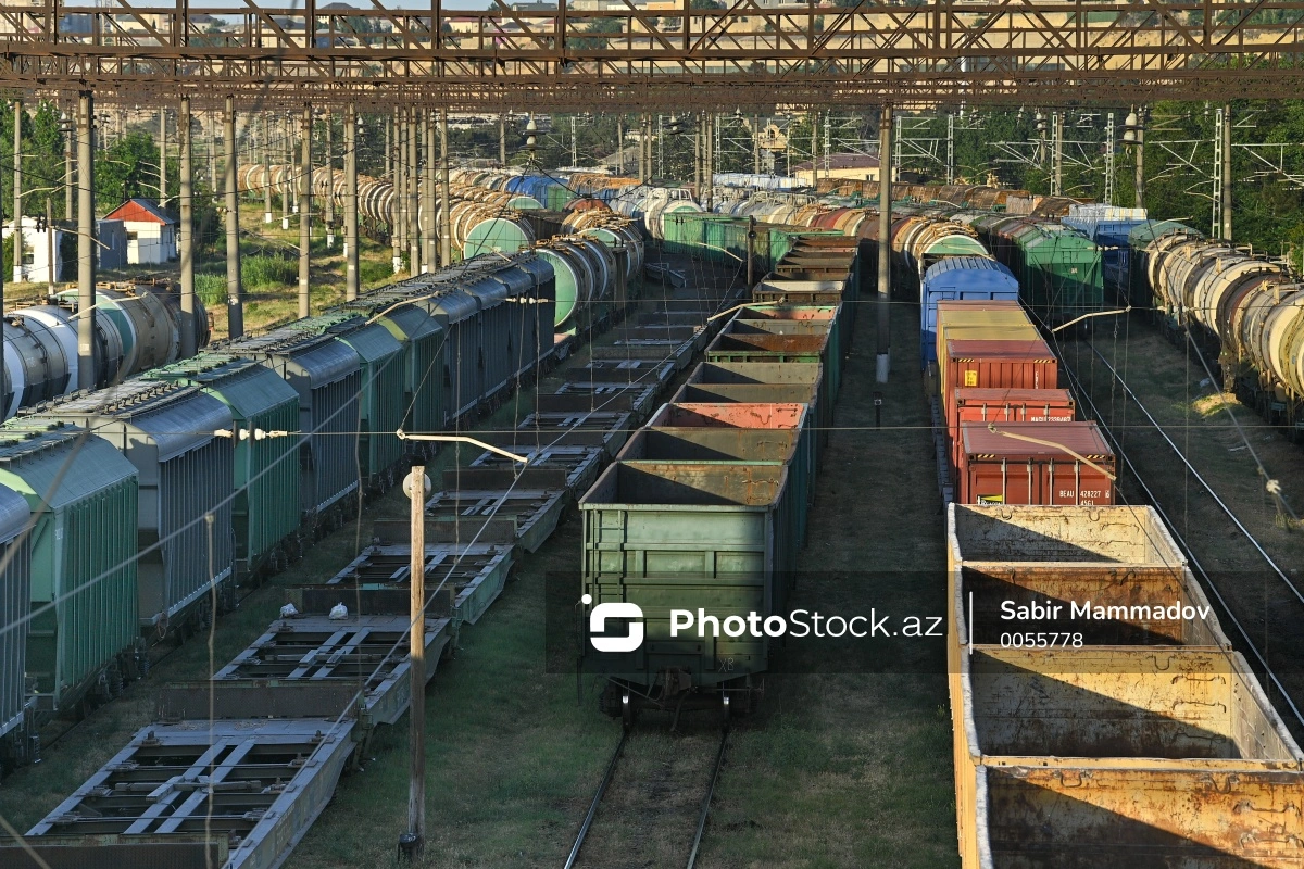 СМИ: Транспортировка грузов из Индии может быть налажена через Азербайджан