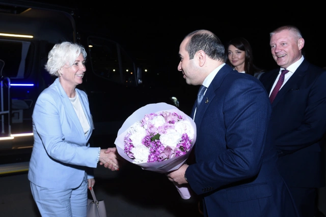 Председатель парламента Латвии прибыла с официальным визитом в Азербайджан
