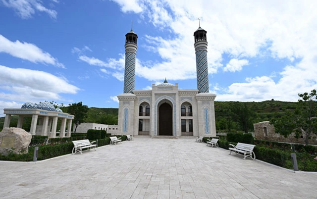 Распространены кадры из Зангиланской мечети после ремонта