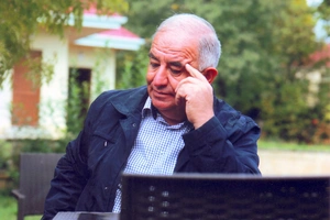 В Азербайджане скончался поэт