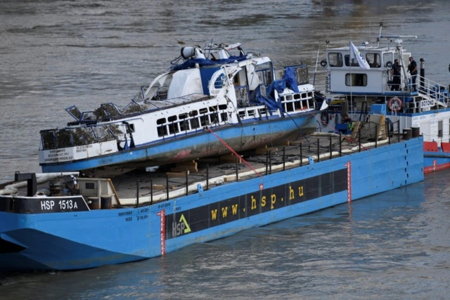 В Венгрии на реке столкнулись два судна: есть погибшие и пропавшие без вести