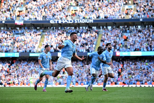"Манчестер Сити" стал первой командой, выигравшей чемпионат Англии четыре раза подряд