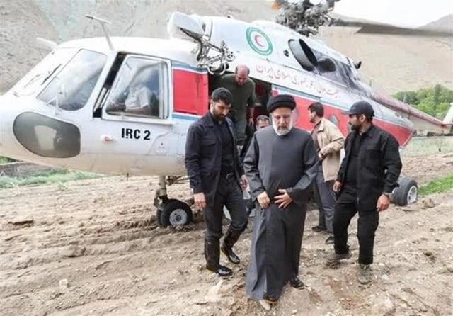 İran Prezidentini aparan helikopter sərt eniş edib, Rəisinin vəziyyəti məlum deyil