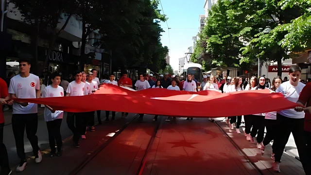 В Турции отмечается День памяти Ататюрка, молодежи и спорта
