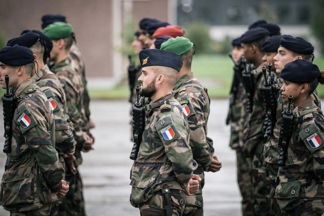 Париж направит в Новую Каледонию дополнительный воинский контингент