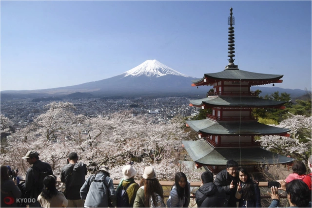 Yaponiyada məşhur Fuji dağını turistlərə göstərməyəcəklər