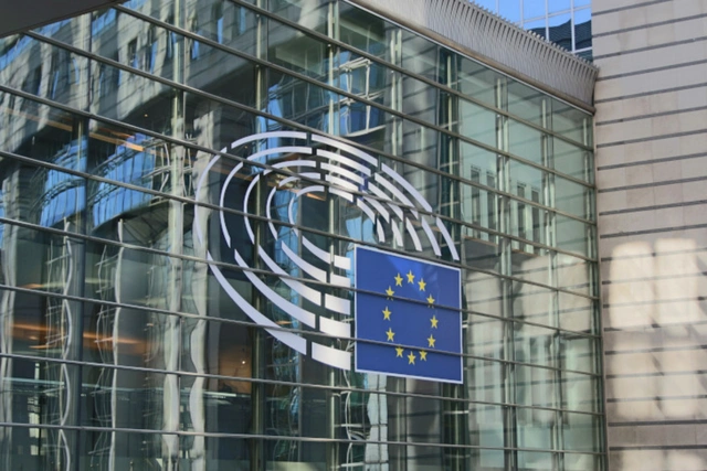 Евросоюз намерен начать официальные переговоры о приеме Молдовы и Украины