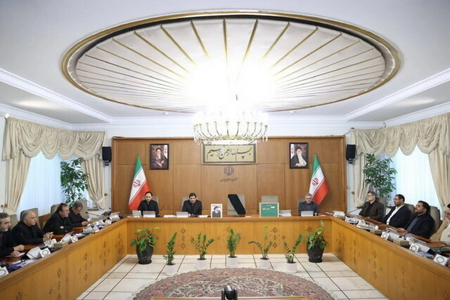 В Иране состоялось первое заседание правительства после гибели президента