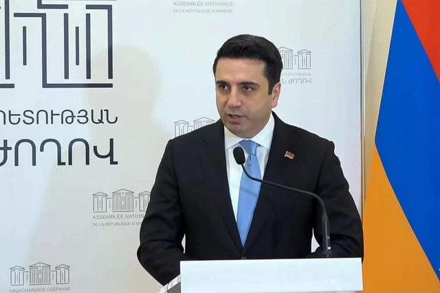 Simonyan: "Kommunikasiyaların açılmasında Ermənistan əvvəllər bəyan etdiyi prinsiplərə sadiqdir"