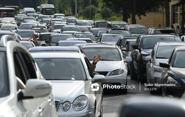 Paytaxtda tıxac olan yollar