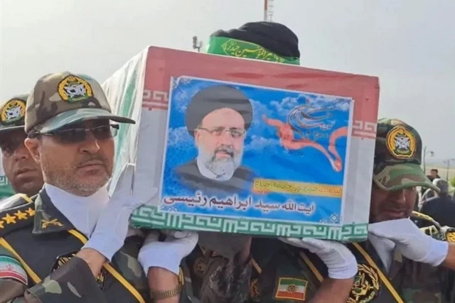 В Иране проходят похороны погибшего в авиакатастрофе президента Раиси