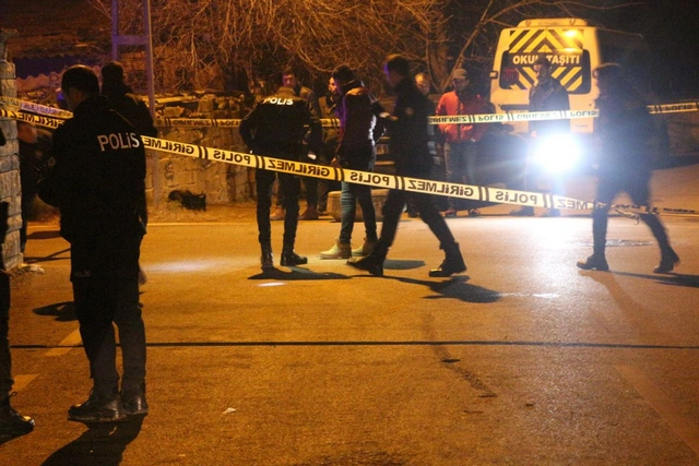 İstanbulda silahlı hücum: Ölənlər və yaralananlar var