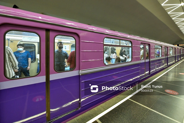 В бакинском метро перекрасят вагоны