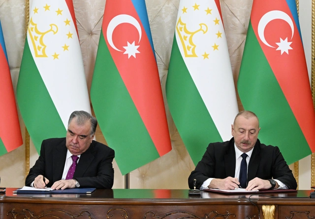Подписаны азербайджано-таджикские документы