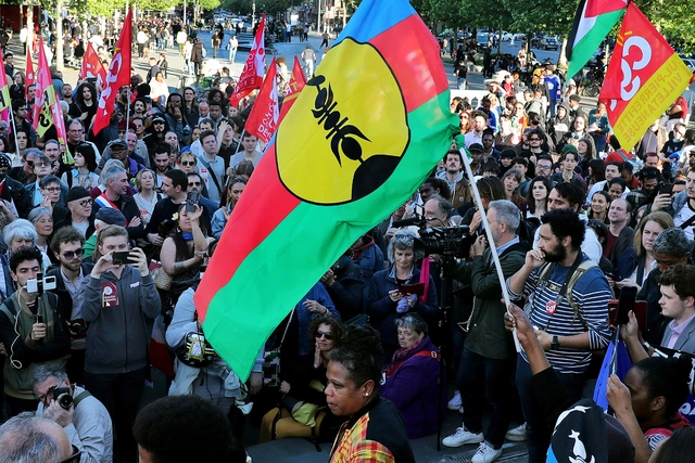 В Париже прошла акция в поддержку борцов за независимость Новой Каледонии
