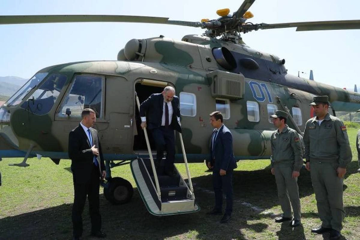 Вертолет Пашиняна совершил экстренную посадку на стадионе Бёюк Гаракильсе