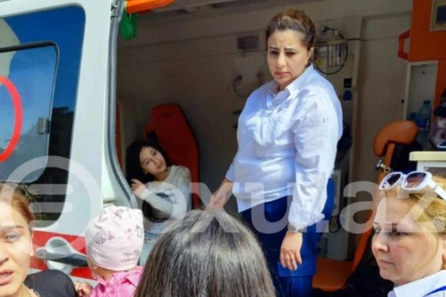 В TƏBİB рассказали о состоянии девочки, упавшей с электроскутера на бакинском бульваре