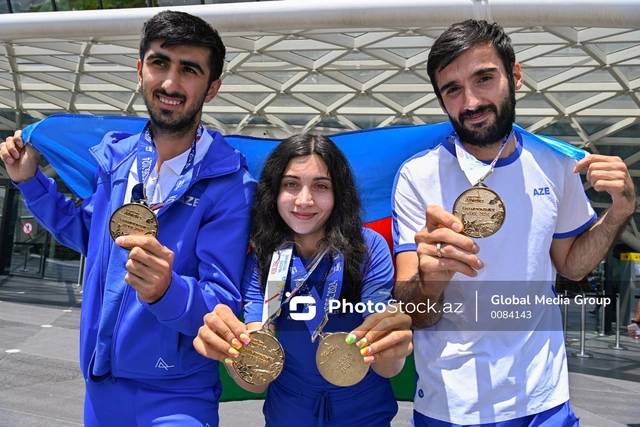 Азербайджанские параатлеты, добившиеся исторического успеха, вернулись на родину