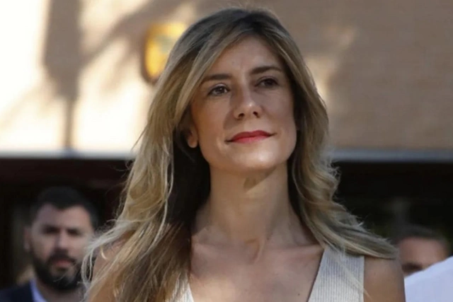 СМИ: Испанский суд начал расследование против супруги премьера