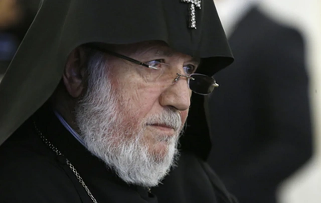 СМИ: Армянского католикоса не хотели впускать в комплекс, куда должен был прибыть Пашинян