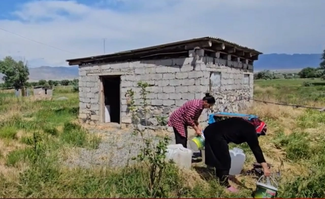 Жители шарурского села страдают от нехватки питьевой воды