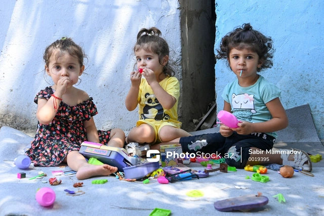 Число детей в Азербайджане стремительно сокращается - СТАТИСТИКА