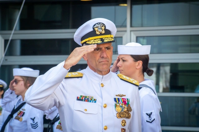 Экс-командующего ВМС США в Европе и Африке задержали по обвинению во взяточничестве