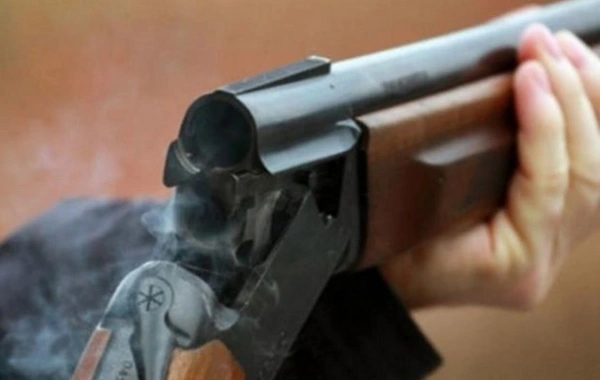 В Агсуинском районе 43-летний мужчина получил огнестрельное ранение