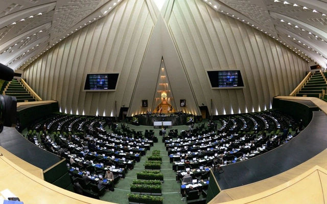 Предвыборное противостояние в Иране: дело дошло до драки в парламенте