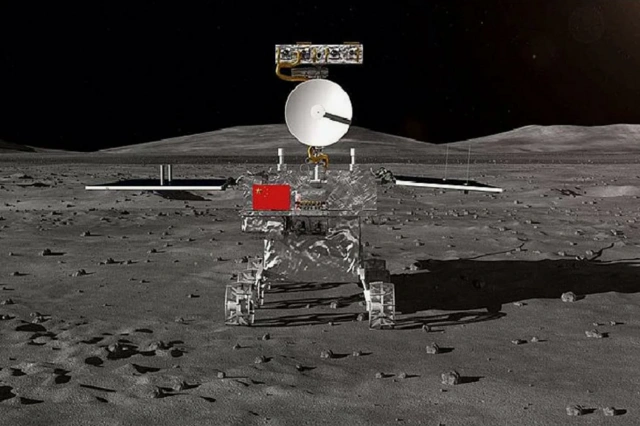 Китайский космический корабль приземлился на обратной стороне Луны