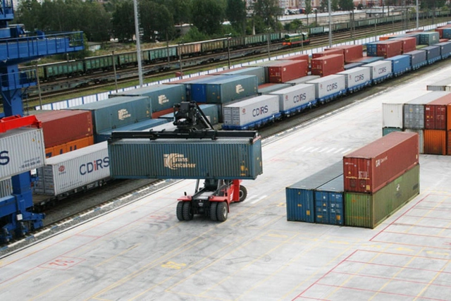 Belarus Dəmir Yolları Azərbaycana konteyner yükdaşımalarını iki dəfəyə yaxın artırıb