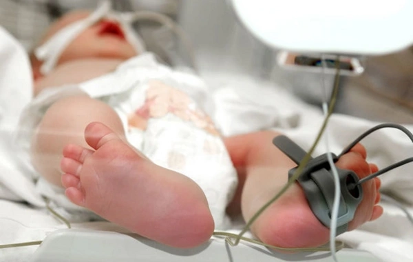 Отец новорожденного жалуется на частную клинику: Такие люди разрушают будущее наших детей