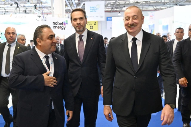 Prezident İlham Əliyevə "Caspian Energy" jurnalı təqdim edilib