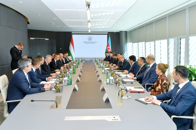 Обсуждено развитие экономического сотрудничества с Венгрией